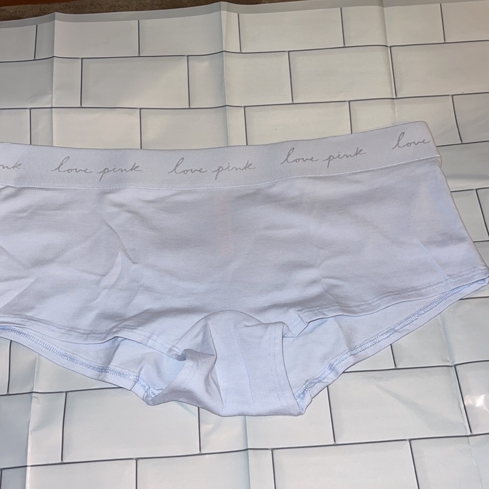 NWT VS PINK BOYSHORT